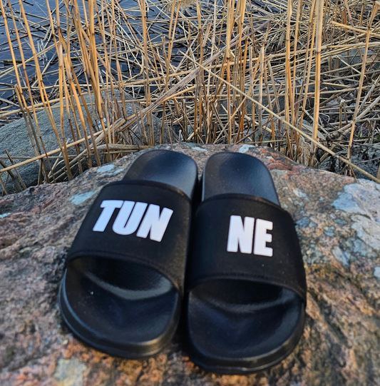 TUNNE sandals black